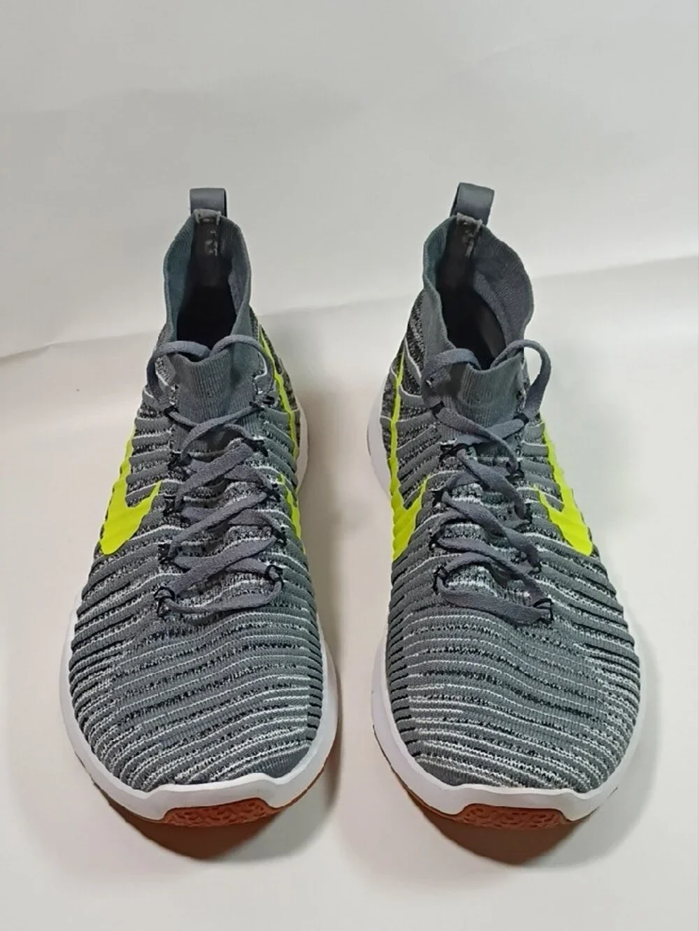 Nike Men’s Grey Flyknit Athletic Shoes with Neon Yellow Swoosh Size 10